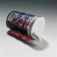 VASO ERGONÓMICO CON TAPA DE 4 mm.